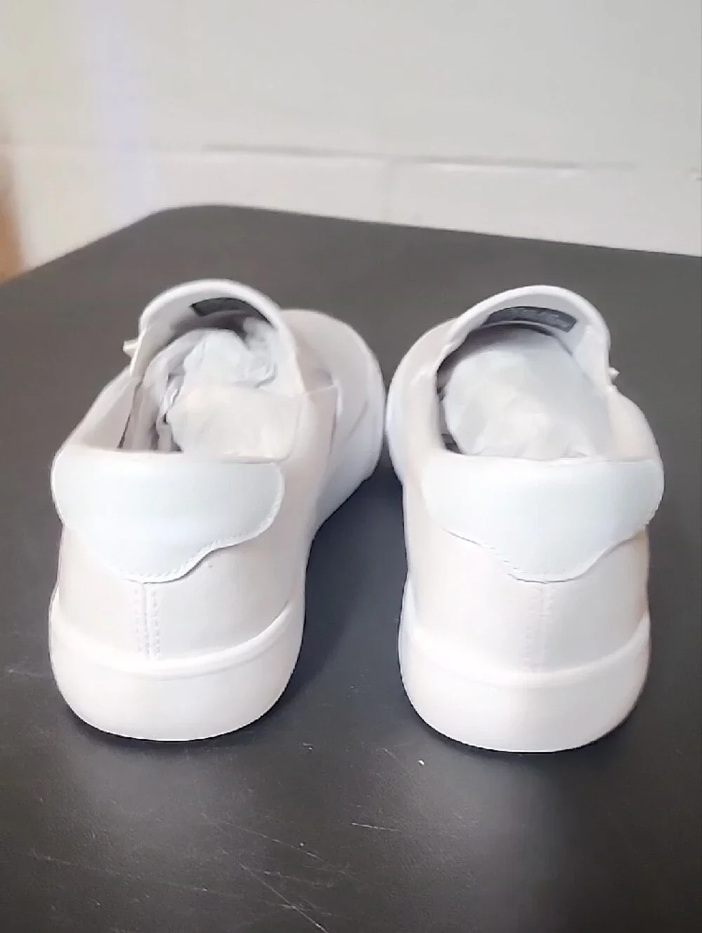 Lugz clean white